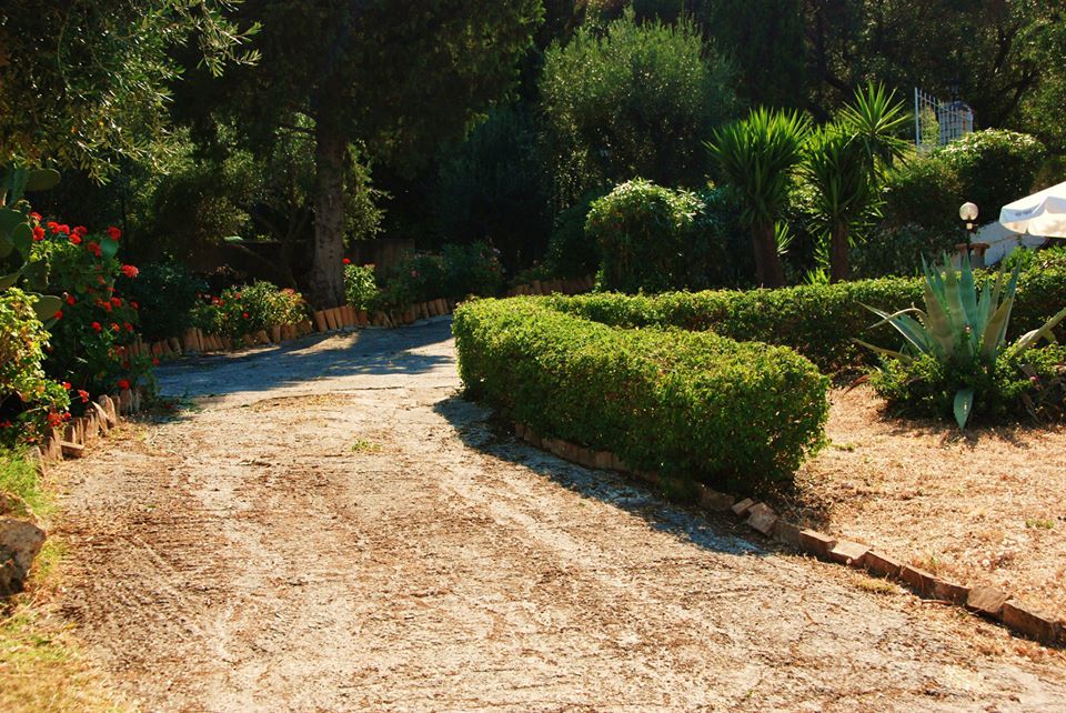 Corfu Hotel Apartments Benitses  Exterior foto